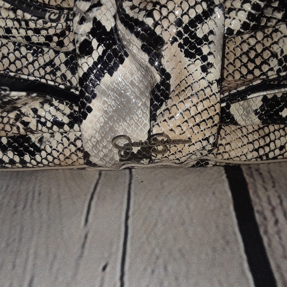 Jessica Simpson clutch - Picture 2 of 5